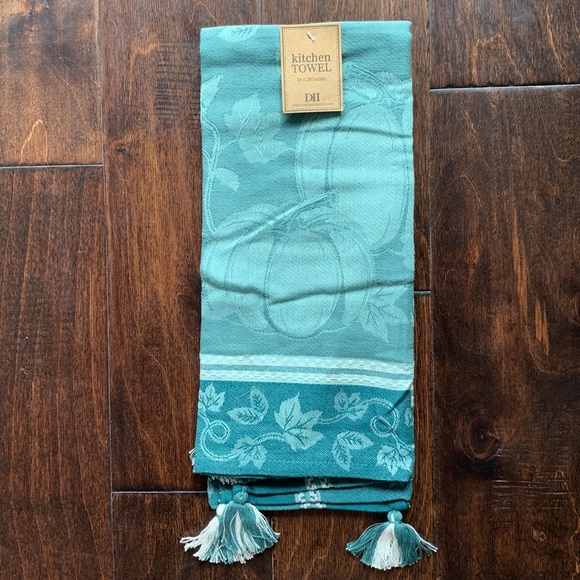 NWT Tassel Pumpkin and Ivy Print Kitchen Towel - Picture 2 of 14